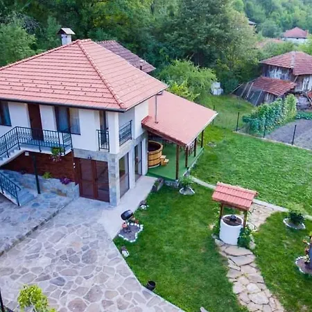 Минджера Lopyan